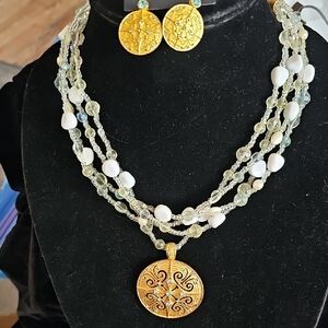 Elegant Vintage Gold and White Necklace Set